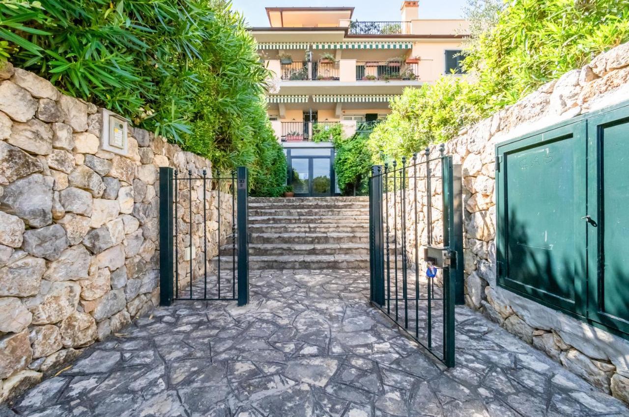 Apartament Piana Di Solaro Modern Flat & Swimming Pool Lerici Zewnętrze zdjęcie