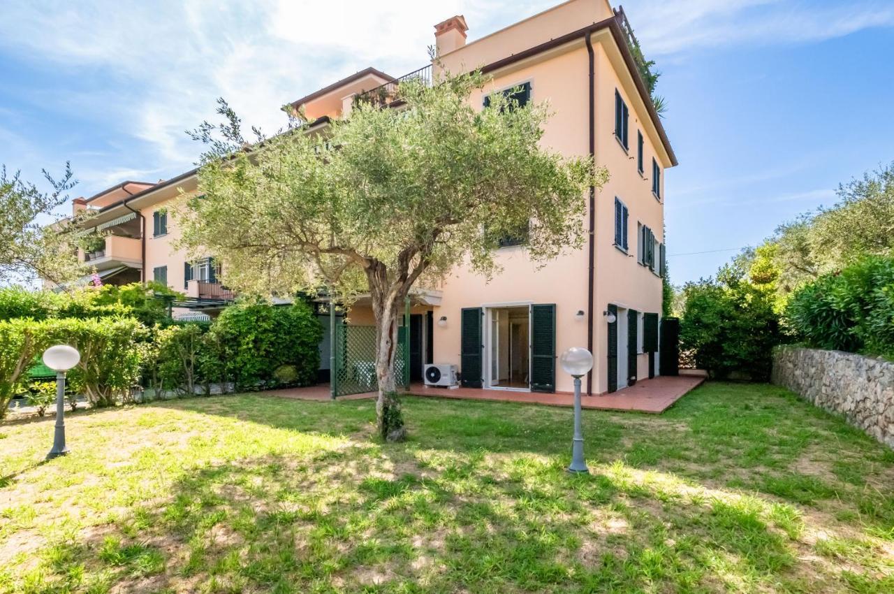 Apartament Piana Di Solaro Modern Flat & Swimming Pool Lerici Zewnętrze zdjęcie